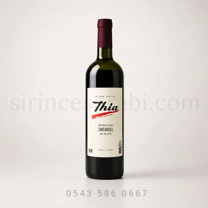 Thia Zinfandel kırmızı sek şarap şişesi